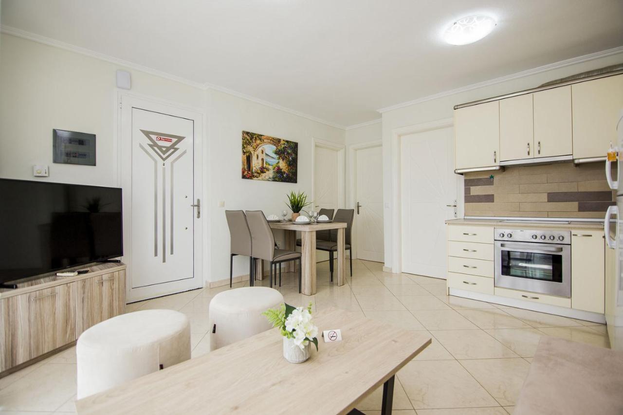 Kasta Bnb Ofrínion 외부 사진