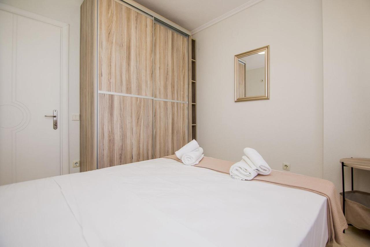 Kasta Bnb Ofrínion 외부 사진